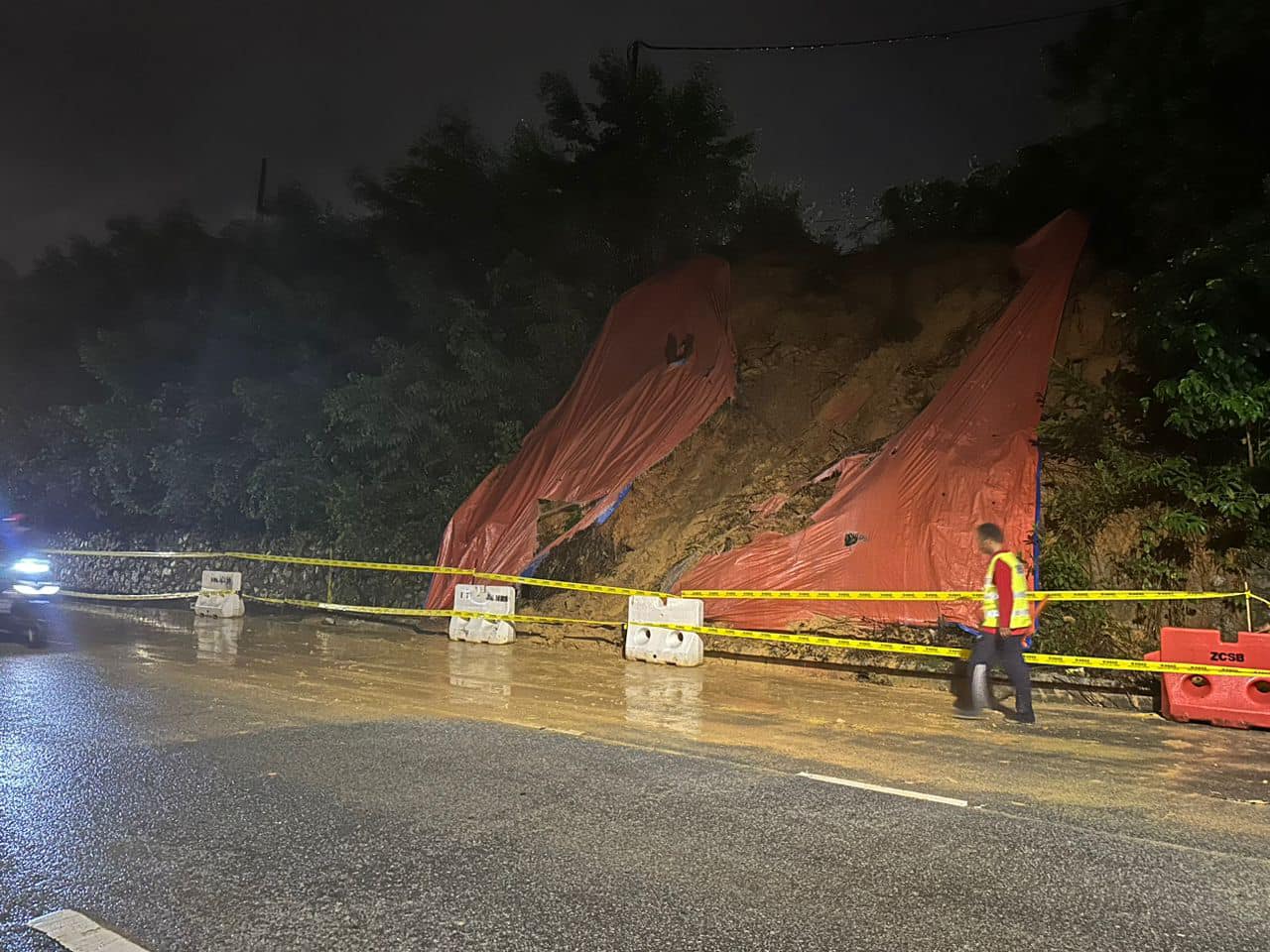 Tanah Runtuh Jalan Tok Dagang