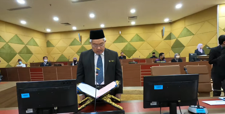 ANGKAT SUMPAH AHLI MAJLIS