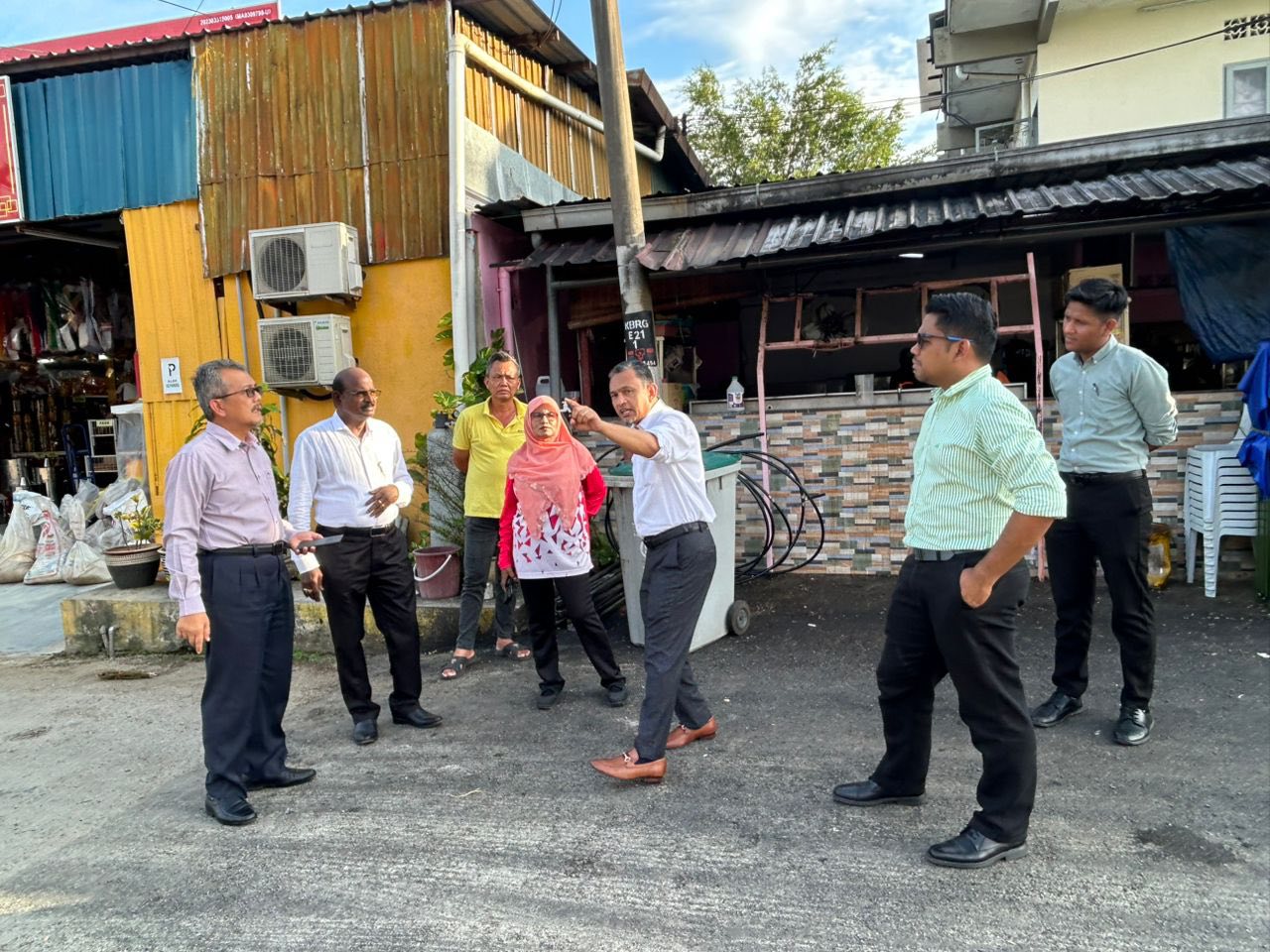 DATUK BANDAR TURUN KE LOKASI BANJIR KG. BARU RAHANG