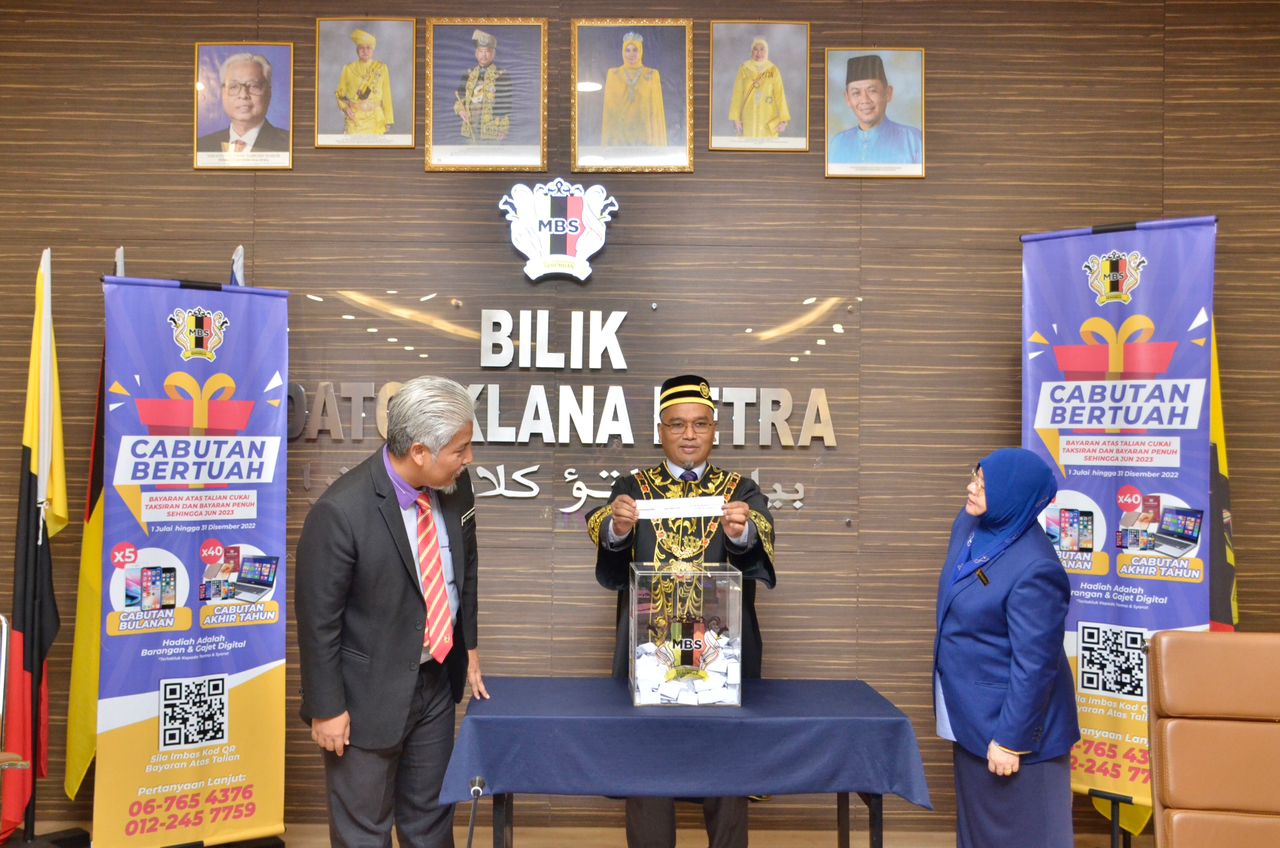 NAMA PEMENANG BAGI KEMPEN CABUTAN BERTUAH KEPADA PEMBAYAR SECARA ATAS TALIAN DENGAN BAYARAN PENUH CUKAI TAKSIRAN SEHINGGA 30 JUN 2023 BAGI BAGI BULAN OKTOBER 2022