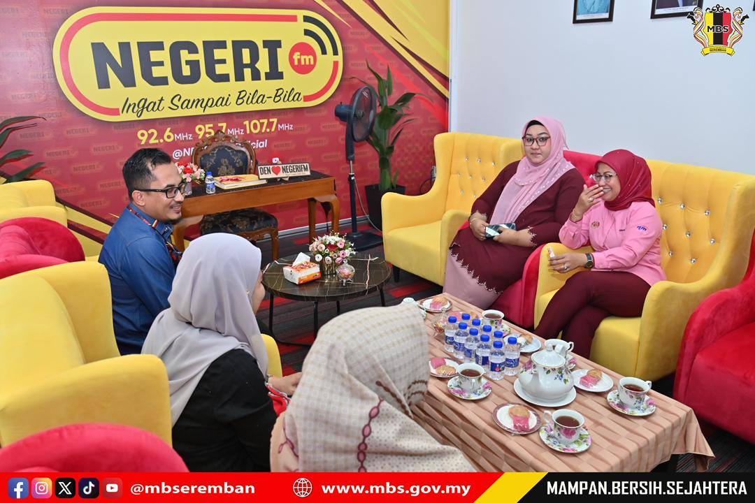 KUNJUNGAN HORMAT MAJLIS BANDARAYA SEREMBAN KE ATAS PENGARAH JABATAN PENYIARAN NEGERI SEMBILAN