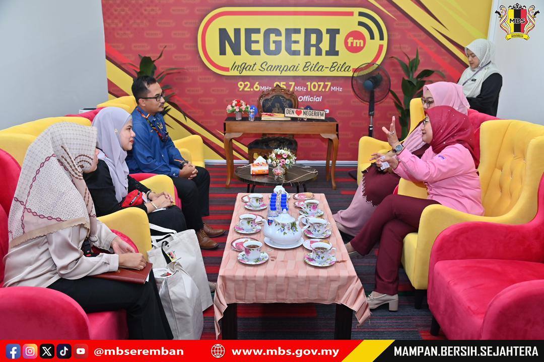 KUNJUNGAN HORMAT MAJLIS BANDARAYA SEREMBAN KE ATAS PENGARAH JABATAN PENYIARAN NEGERI SEMBILAN