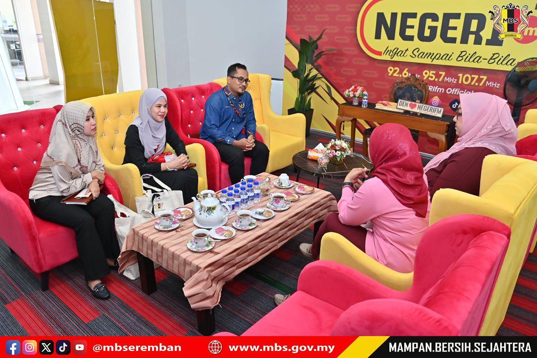 KUNJUNGAN HORMAT MAJLIS BANDARAYA SEREMBAN KE ATAS PENGARAH JABATAN PENYIARAN NEGERI SEMBILAN