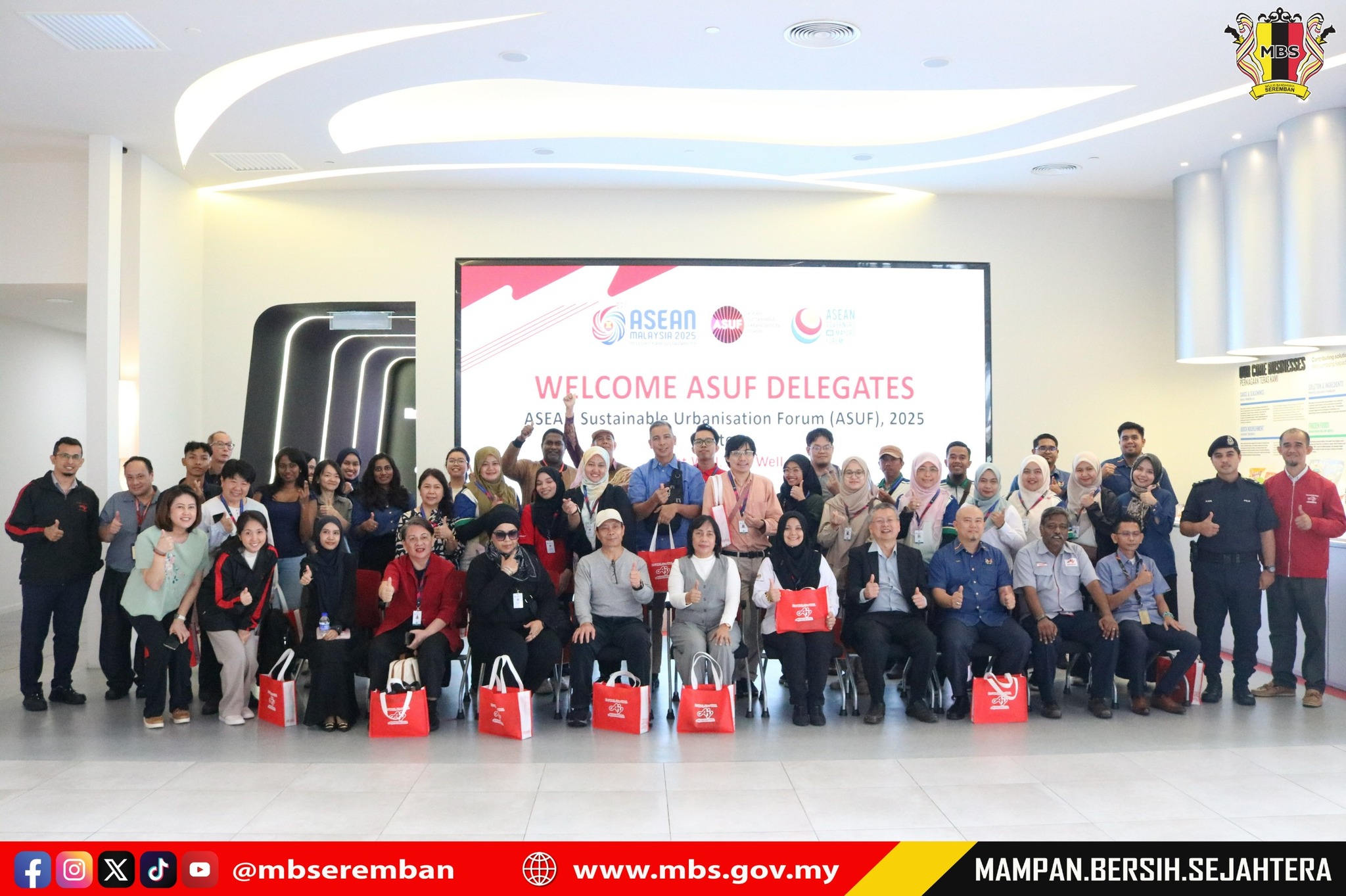 KUNJUNGAN DELEGASI ASEAN SUSTAINABLE URBANISATION FORUM KE MBS