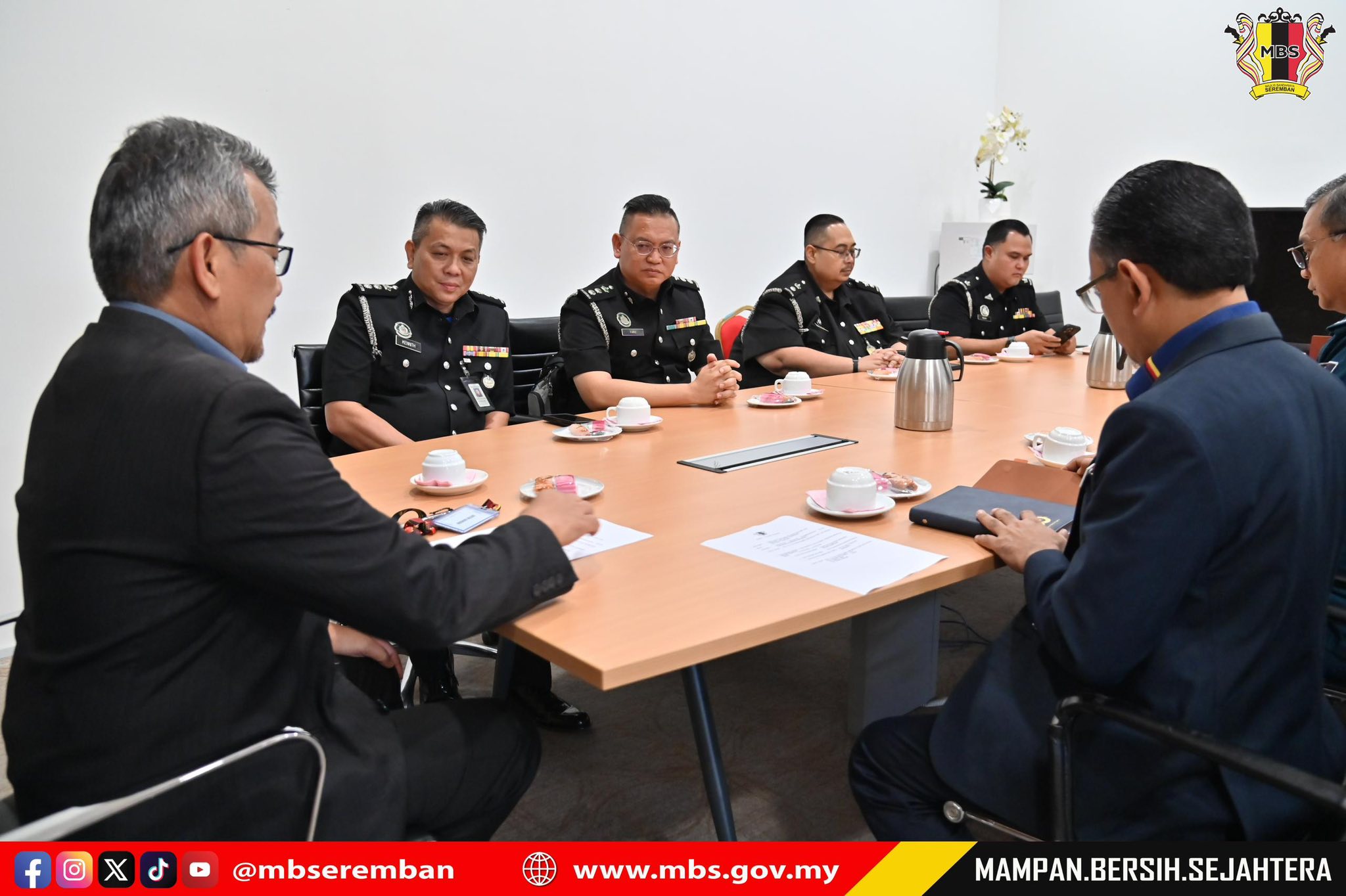 KUNJUNGAN HORMAT PENGARAH IMIGRESEN NEGERI SEMBILAN KE ATAS DATUK BANDAR