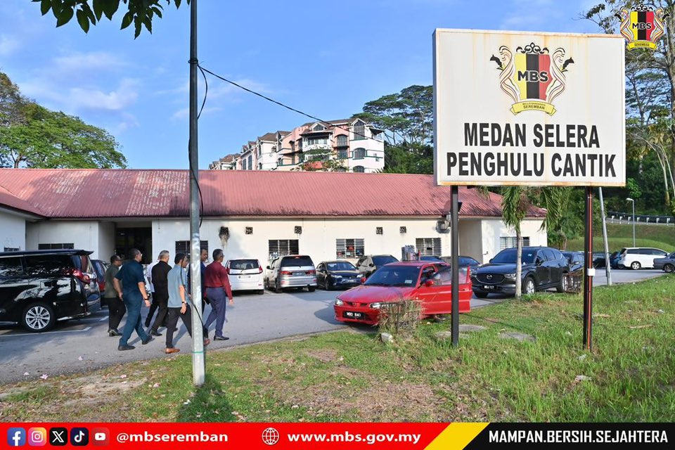 LAWATAN TURUN PADANG DATUK BANDAR KE MEDAN SELERA PENGHULU CANTIK