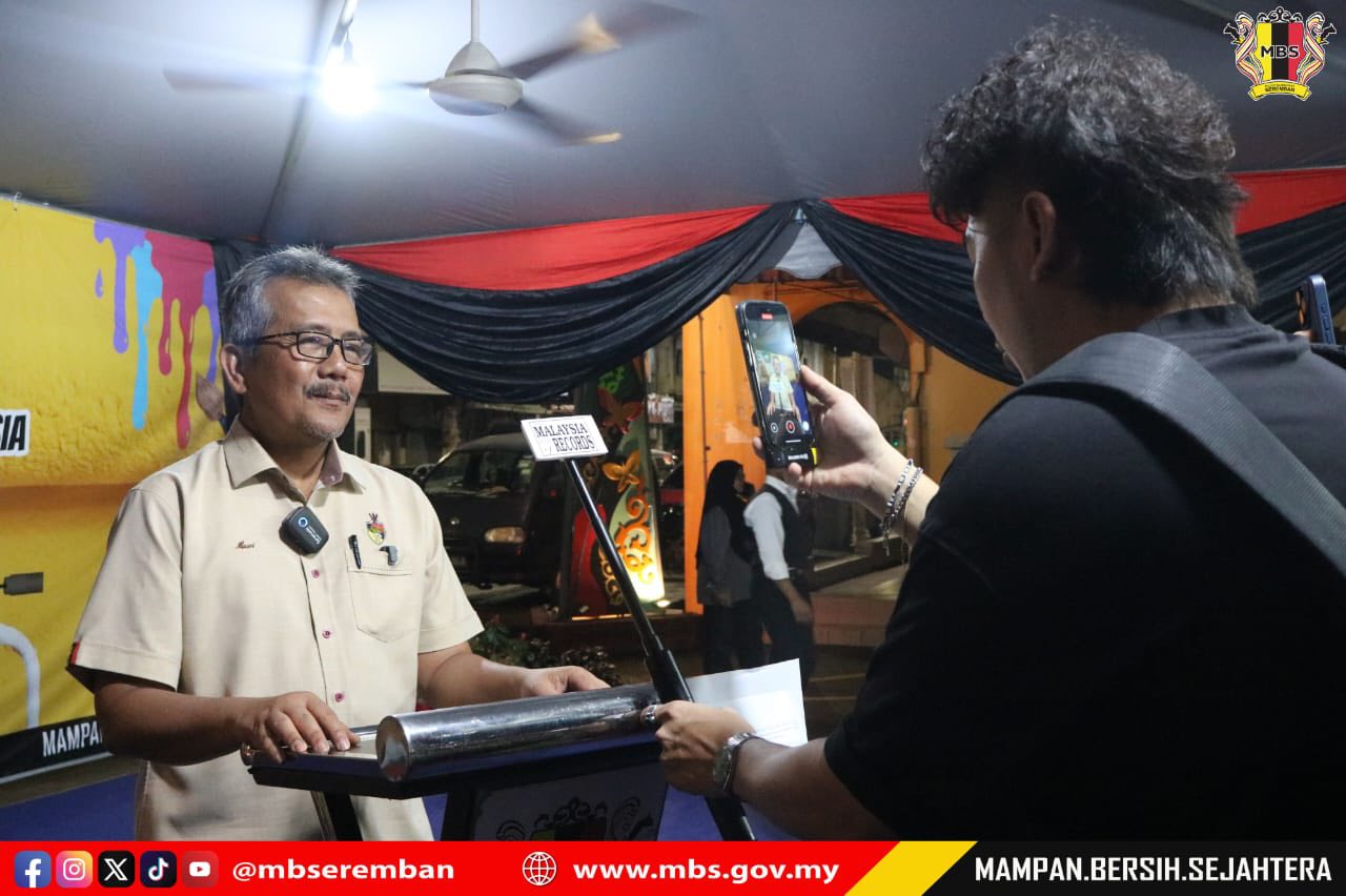 LORONG SENI SEREMBAN TERIMA ANUGERAH LORONG SENI TERPANJANG DI MALAYSIA OLEH MBOR
