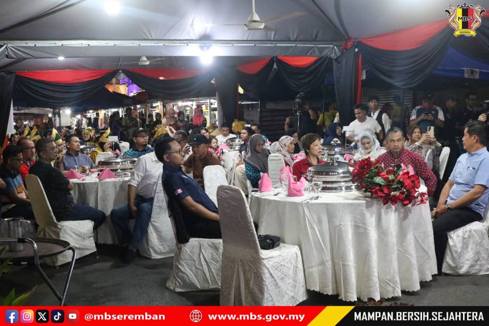 LORONG SENI SEREMBAN TERIMA ANUGERAH LORONG SENI TERPANJANG DI MALAYSIA OLEH MBOR