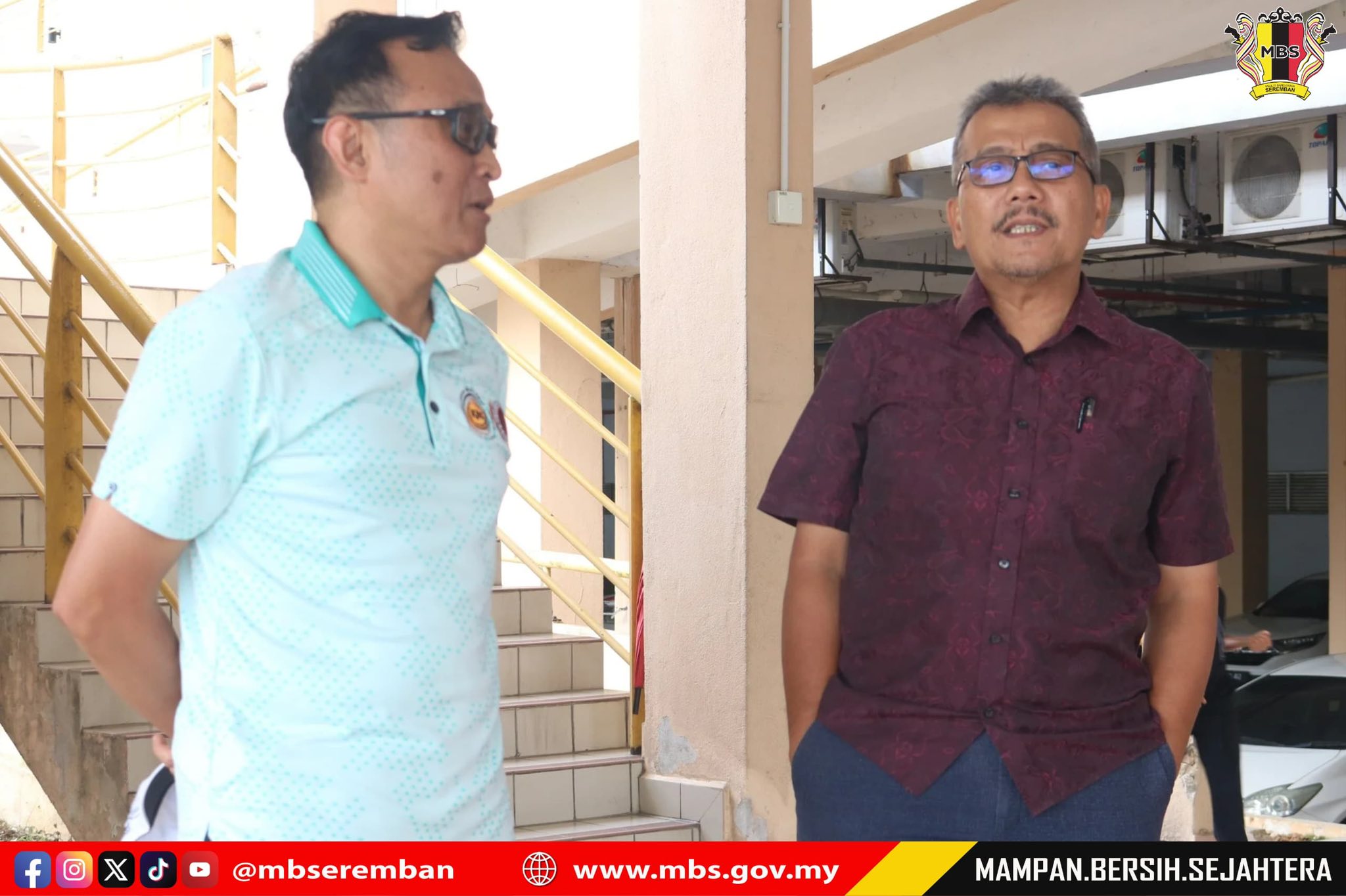 MAJLIS PENYERAHAN PROJEK MENAIK TARAF PAPAN MARKAH (SCOREBOARD) DI PUSAT AKUATIK PAROI