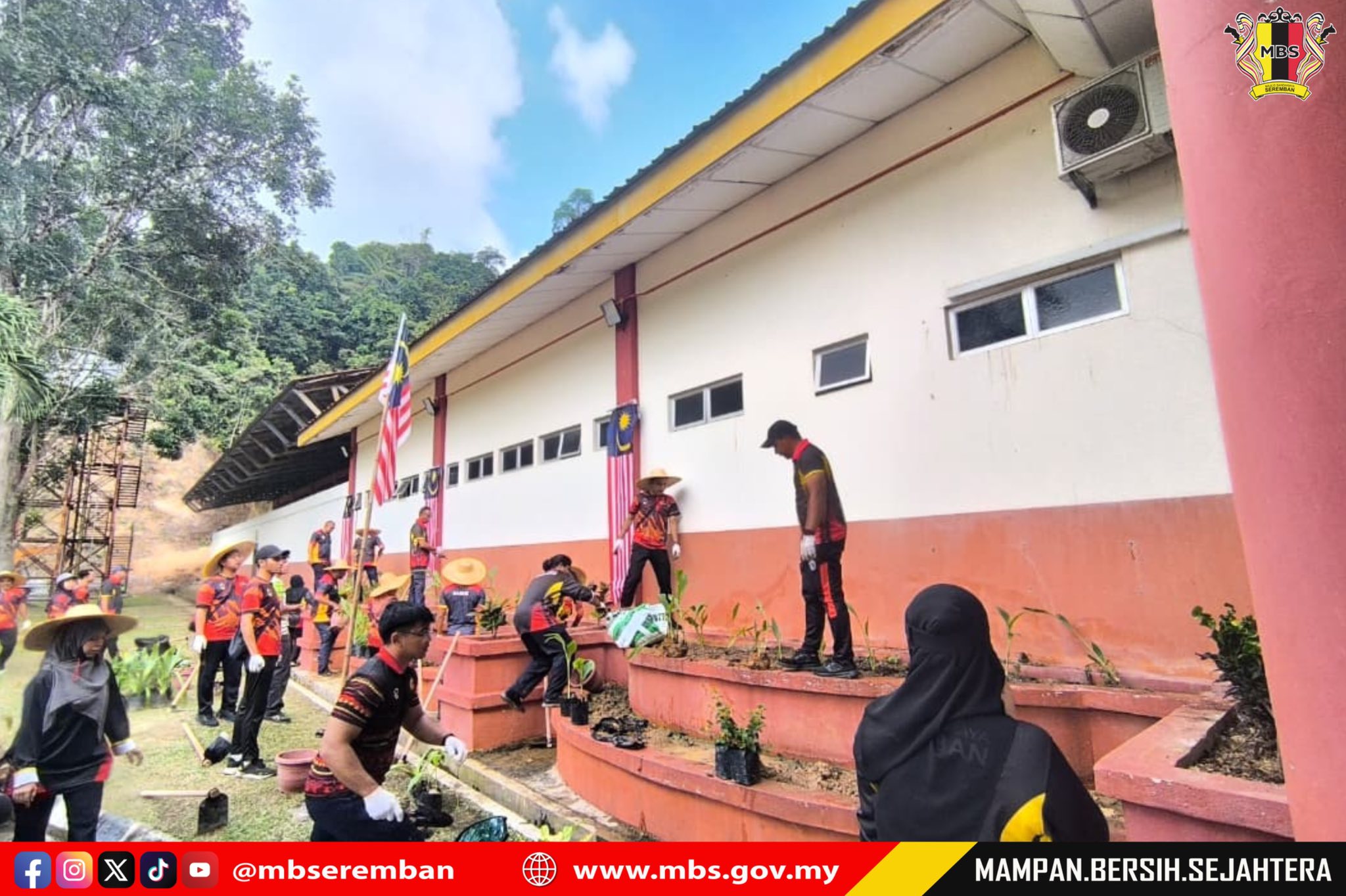 PROGRAM PENGINDAHAN LANDSKAP & PENANAMAN POKOK: “HIJAUKAN BUMI, SEGARKAN MINDA"