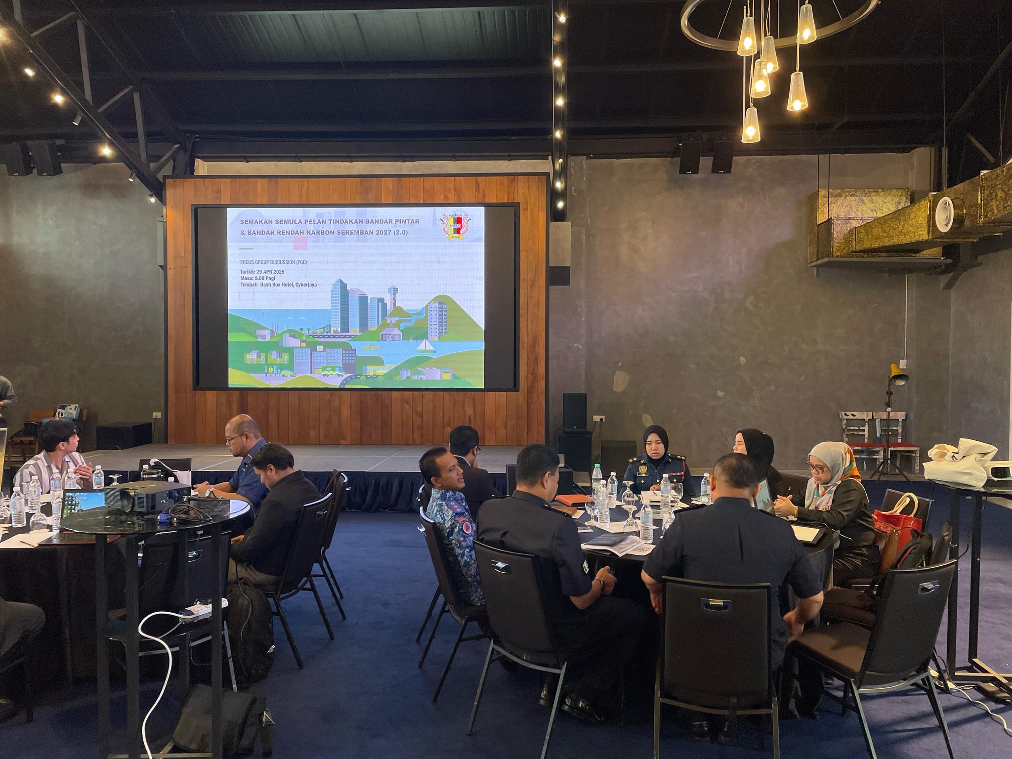 SESI FOCUS GROUP DISCUSSION (FGD) BAGI SEMAKAN SEMULA PELAN TINDAKAN BANDAR PINTAR DAN BANDAR RENDAH KARBON SEREMBAN 2027 (2.0)