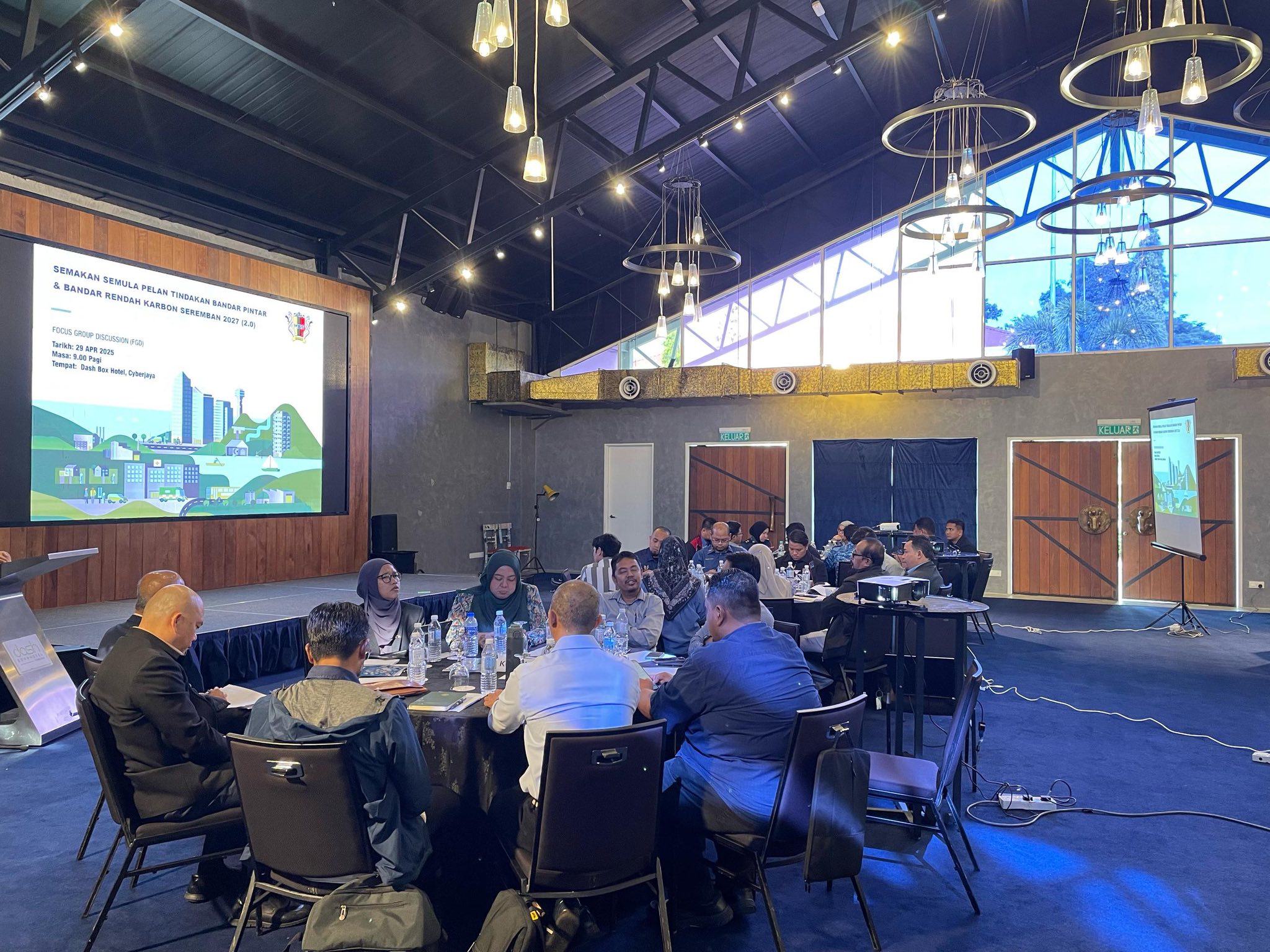 SESI FOCUS GROUP DISCUSSION (FGD) BAGI SEMAKAN SEMULA PELAN TINDAKAN BANDAR PINTAR DAN BANDAR RENDAH KARBON SEREMBAN 2027 (2.0)