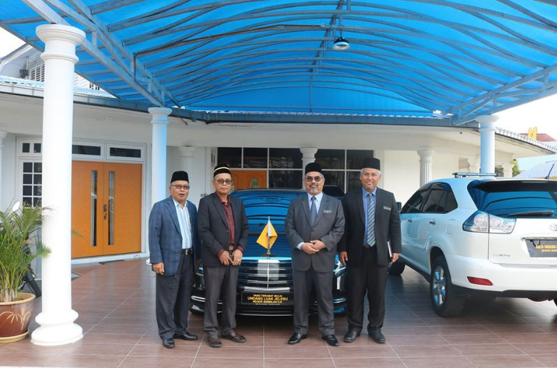 Y. Bhg. Dato’ Haji Zazali bin Salehudin, Datuk Bandar Majlis Bandaraya Seremban telah mengadap Y.T.M. Dato Mendika Menteri Akhirulzaman, Datuk Maarof Mat Rashad pada pagi ini bertempat di Balai Undang Luak Jelebu 