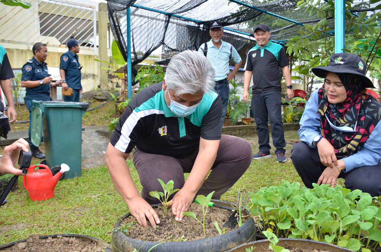 PROGRAM KEBUN KOMUNITI SURIA RESIDENCES, PERDANA COLLEGE HEIGHTS, PAJAM