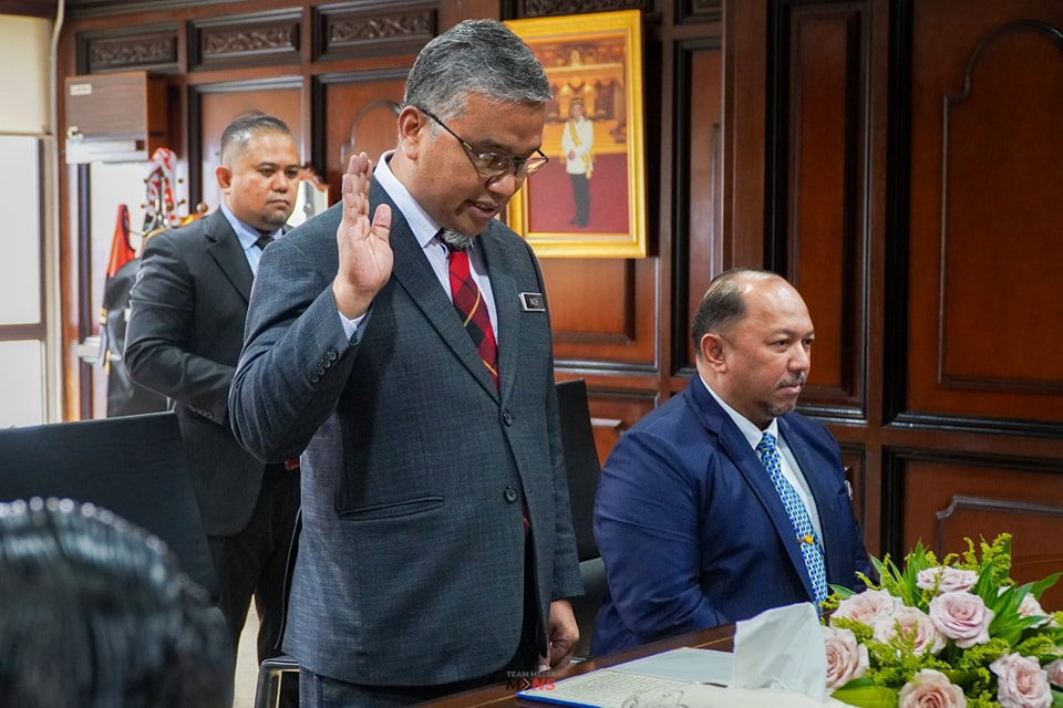 WARGA MBS SANGAT BERBANGGA ATAS PELANTIKAN YB DATO' MASRI BIN HAJI RAZALI SEBAGAI PEGAWAI KEWANGAN NEGERI SEMBILAN. TAHNIAH DAN SYABAS DIUCAPKAN.