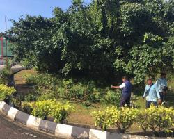 Prog Gotong Royong membersihkan kawasan sekitar kolam tebatan banjir berhampiran Stadium Hoki Sbn 2