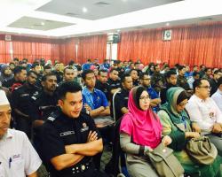 Majlis Penyerahan Pakaian dan Bendera kepada Kontinjen MPS bagi Sukan PBTNS 2017