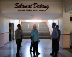 YBhg. Dato’ Haji Zazali bin Salehudin Datuk Bandar Majlis Bandaraya Seremban telah mengadakan Sesi Lawatan Turun Padang ke Stadium Tuanku Abdul Rahman, Paroi