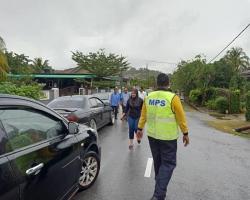 Pengarah Kejuruteraan bersama Team Kejuruteraan dan Angkatan Pertahanan Awam Malaysia serta pihak bomba telah melakukan kerja – kerja pembersihan untuk mengatasi air bertakung