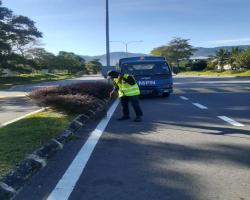 KERJA-KERJA PEMBERSIHAN JALAN JKR