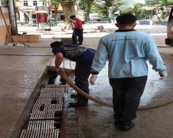 KERJA-KERJA PEMBERSIHAN PASAR-PASAR AWAM