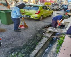 KERJA-KERJA PEMBERSIHAN JALAN JKR