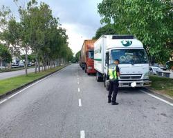 PEMANTAUAN KENDERAAN BERAT DALAM KAWASAN TAMAN PERUMAHAN