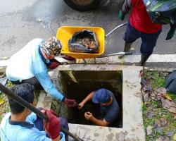 KERJA-KERJA PEMBERSIHAN SUMBATAN LONGKANG