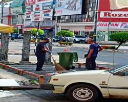 kerja - kerja pembersihan Jalan JKR