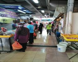 OPERASI PEMERIKSAAN SUHU DI PASAR AWAM1