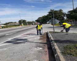 KERJA-KERJA PEMBERSIHAN JALAN JKR