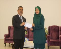 MAJLIS PENYERAHAN SURAT PEMANGKUAN KENAIKAN PANGKAT