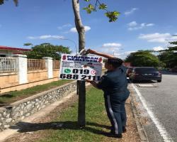 KERJA-KERJA MENURUNKAN POSTER BUNTING BANNER HARAM & TAMAT TEMPOH
