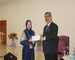 MAJLIS PENYERAHAN SURAT PEMANGKUAN KENAIKAN PANGKAT