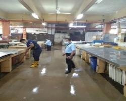 KERJA-KERJA PEMBERSIHAN PASAR AWAM