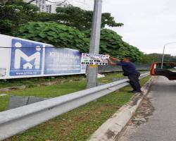 KERJA-KERJA MENURUNKAN POSTER BUNTING BANNER HARAM & TAMAT TEMPOH