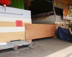 MEMASANG PENGHALANG PLYWOOD