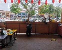 MEMASANG PENGHALANG PLYWOOD