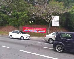 KERJA - KERJA PEMASANGAN BANNER PERINGATAN PENCEGAHAN PENULARAN WABAK COVID-19