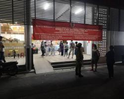 Majlis Bandaraya Seremban melalui Jabatan Pembersihan & Kesihatan Persekitaran MBS telah menjalankan Operasi Pemeriksaan Suhu & Pematuhan Jarak Sosial di lokasi berikut:   Pasar Besar Seremban   Antara tujuannya ialah:  1. Memastikan peniaga & pengunjung yang masuk dalam keadaan sihat (TIDAK BERGEJALA)  2. Memastikan peniaga dan pengunjung mematuhi arahan waktu beroperasi 