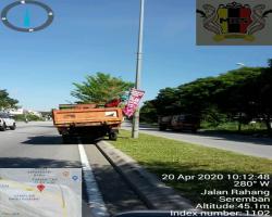 KERJA-KERJA MENURUNKAN POSTER/BUNTING/BANNER HARAM & TAMAT TEMPOH