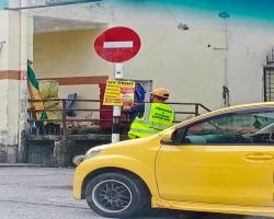 KERJA-KERJA MENURUNKAN POSTER, BUNTING, BANNER HARAM & TAMAT TEMPOH