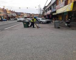 KERJA-KERJA PEMBERSIHAN JALAN JKR