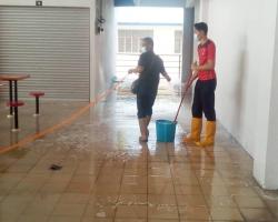 KERJA-KERJA PEMBERSIHAN BAZAR RAKYAT 