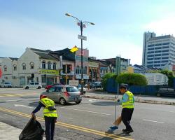 KERJA-KERJA PEMBERSIHAN JALAN JKR