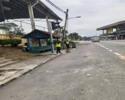 KERJA-KERJA PEMBERSIHAN JALAN JKR