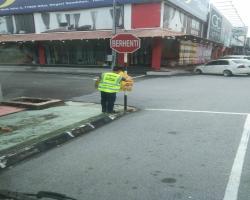 KERJA-KERJA MENURUNKAN POSTER, BUNTING, BANNER HARAM & TAMAT TEMPOH