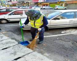 KERJA-KERJA PEMBERSIHAN JALAN JKR