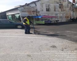 KERJA-KERJA PEMBERSIHAN JALAN JKR