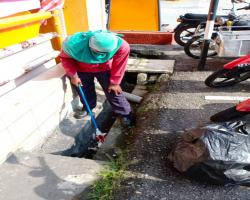 KERJA-KERJA PEMBERSIHAN JALAN JKR